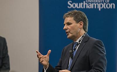 Dr Grahaeme Henderson